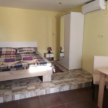 Διαμέρισμα Andjela 2 *